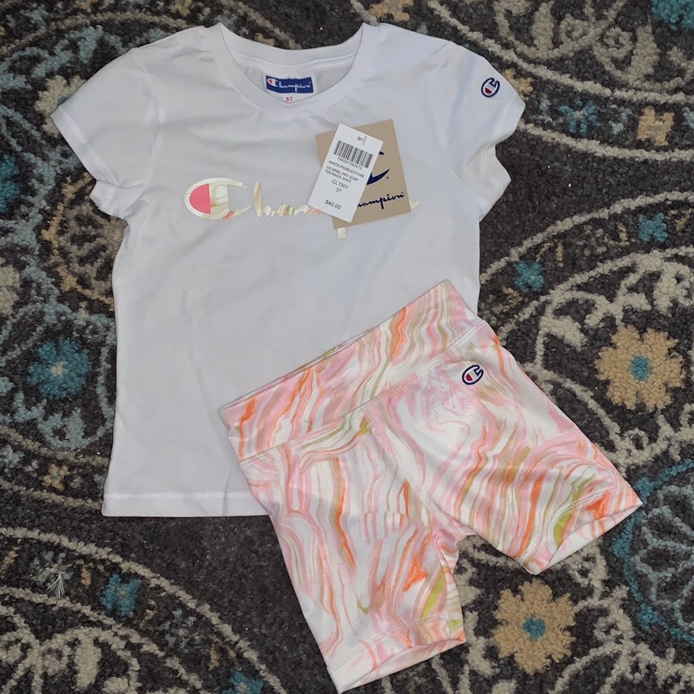 ⚠️Champion Outfit NWT 3T with an issue read below 👇